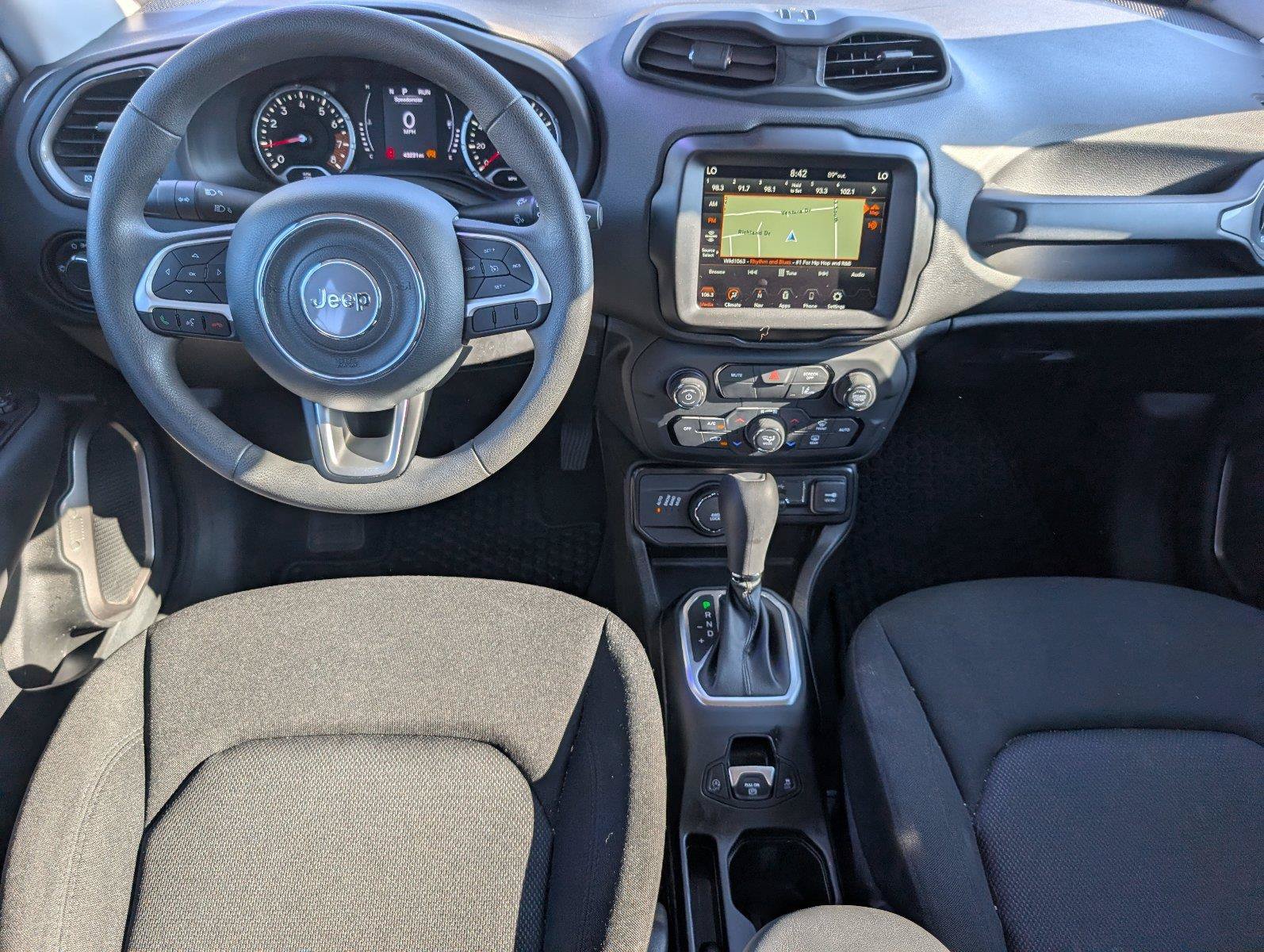 Used 2023 Jeep Renegade Latitude AWD/4WD image 32