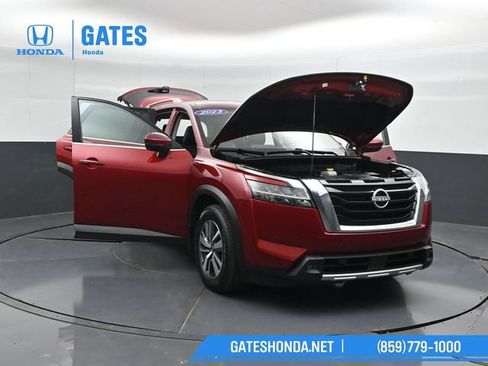 Used 2023 Nissan Pathfinder SL AWD/4WD image 59