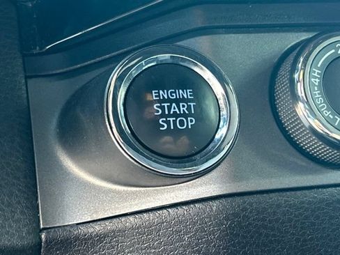 Used 2018 Toyota Tacoma TRD Sport AWD/4WD image 50