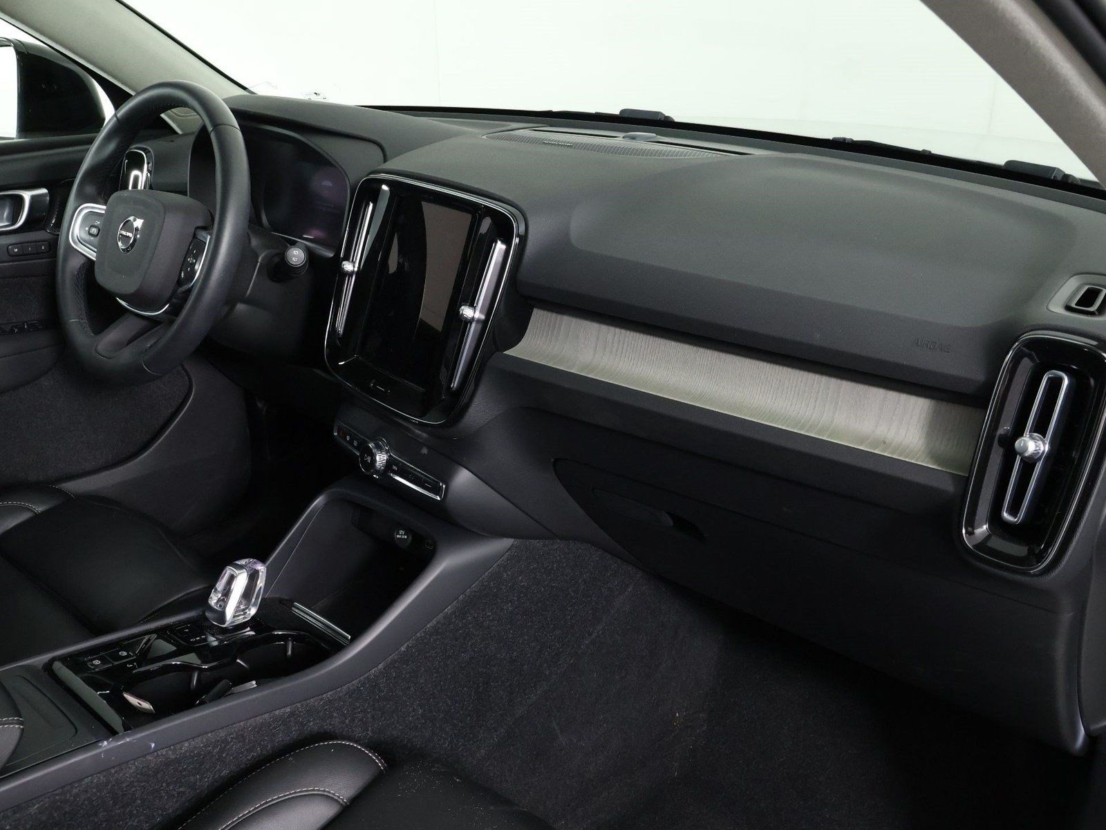 Used 2023 Volvo XC40 B5 Ultimate w/ Protection Package Premier AWD/4WD image 22