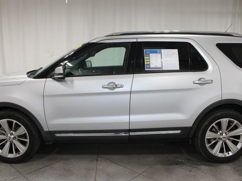 Used 2019 Ford Explorer Limited w/ Class III Trailer Tow Package image 6
