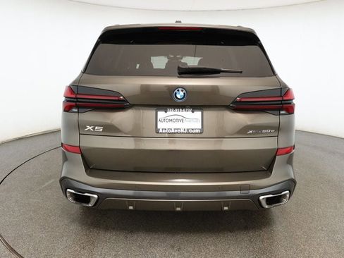 Used 2024 BMW X5 xDrive50e w/ M Sport Package image 5