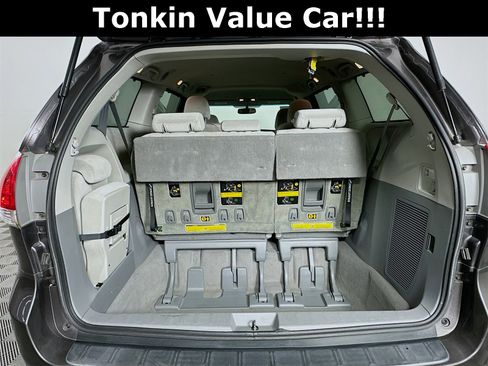 Used 2011 Toyota Sienna image 25