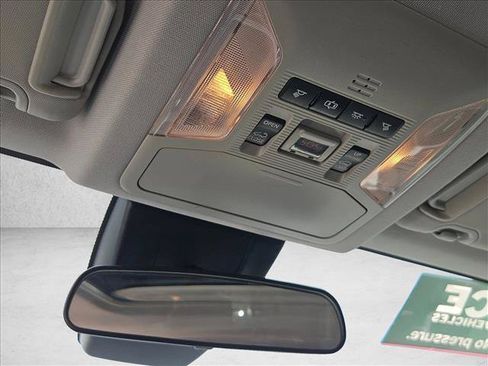 Used 2019 Toyota RAV4 XLE w/ Convenience Package FWD image 21