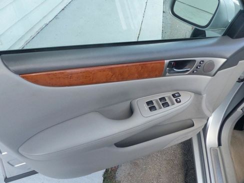 Used 2005 Lexus ES 330 FWD image 18
