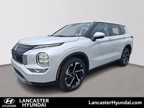 Used 2024 Mitsubishi Outlander SE AWD/4WD image 1