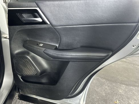 Used 2023 Mitsubishi Outlander SE image 31