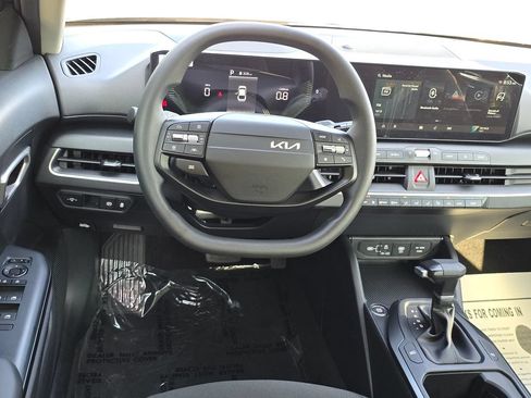 Certified 2026 Kia K4 FWD image 11