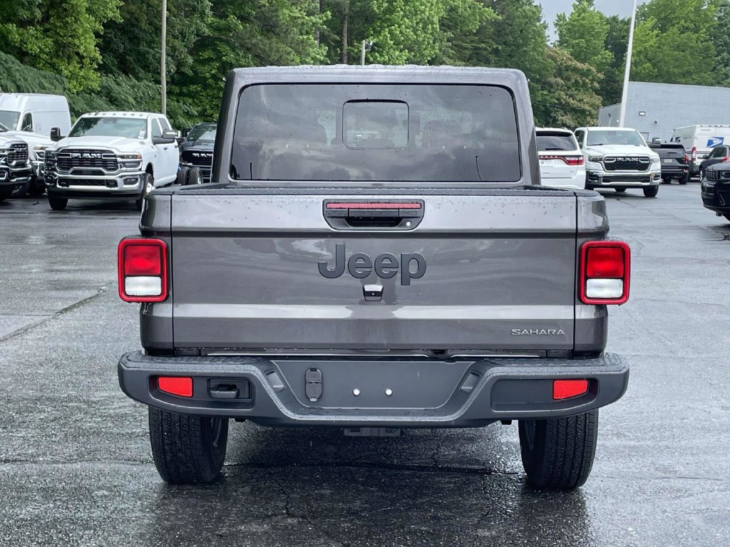 New 2026 Jeep Gladiator Sport AWD/4WD image 7