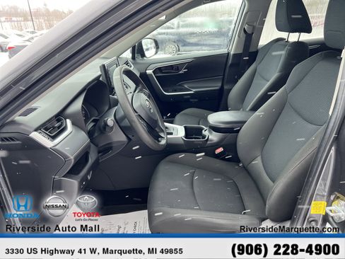 Used 2022 Toyota RAV4 LE image 27