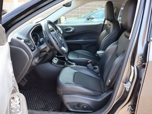Used 2018 Jeep Compass Latitude w/ Popular Equipment Group FWD image 10