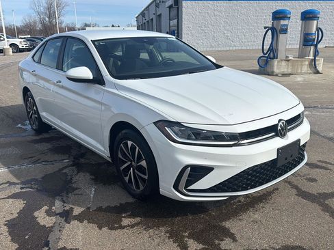 Used 2025 Volkswagen Jetta S image 7