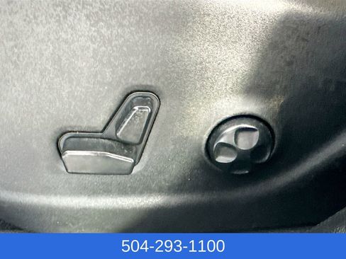 Used 2017 Jeep Cherokee Limited image 18