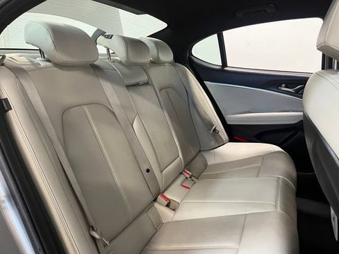 Used 2024 Genesis G70 2.5T RWD image 13