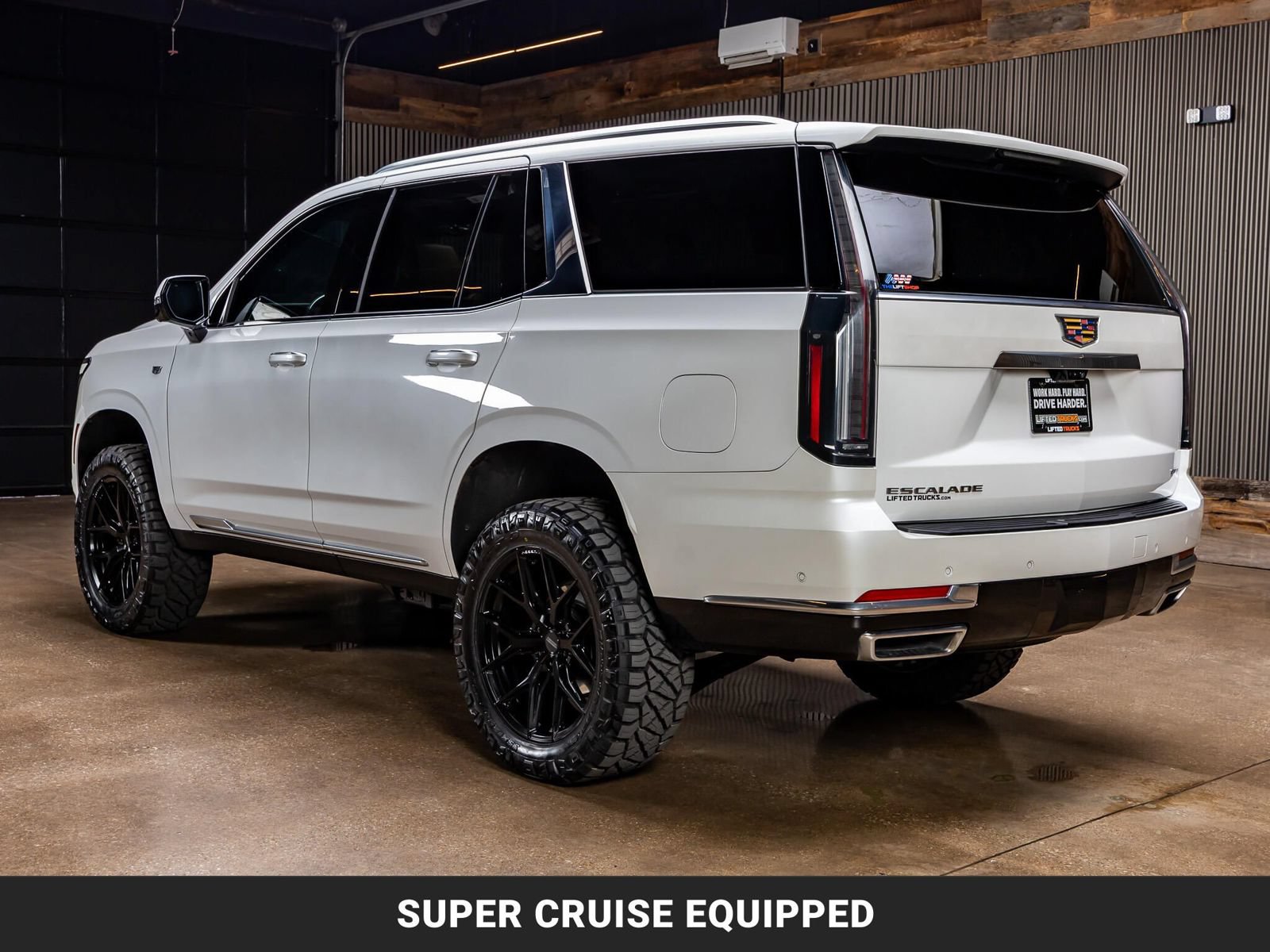 Used 2025 Cadillac Escalade Premium Luxury w/ LPO, Floor Liner Package AWD/4WD image 7