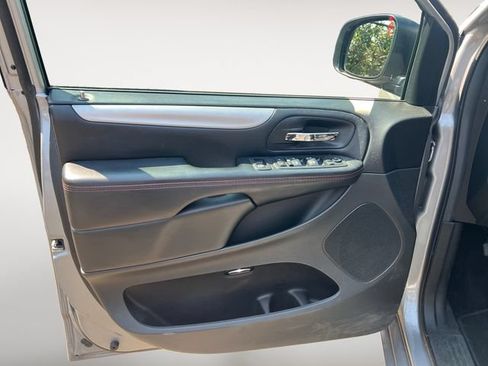 Used 2019 Dodge Grand Caravan GT FWD image 10