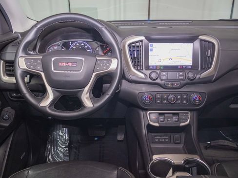 Used 2024 GMC Terrain Denali w/ Denali Premium Package AWD/4WD image 10