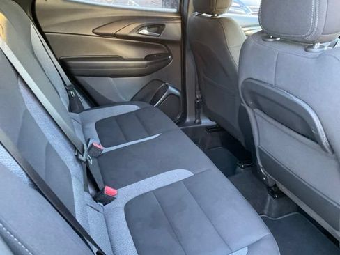Used 2025 Chevrolet TrailBlazer LT AWD/4WD image 10