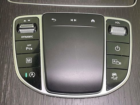 Used 2020 Mercedes-Benz GLC 300 4MATIC image 32