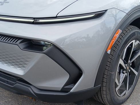 New 2026 Chevrolet Equinox EV LT image 26