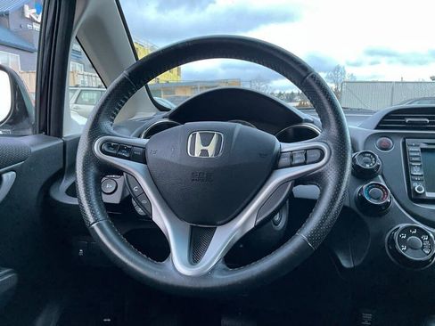 Used 2013 Honda Fit Sport image 19