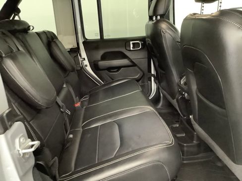 Used 2022 Jeep Wrangler Unlimited Sahara w/ Cold Weather Group image 28