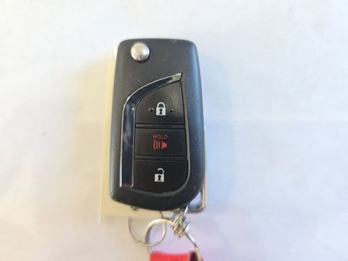 Used 2021 Toyota RAV4 LE AWD/4WD image 29