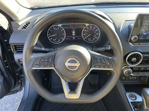 Used 2024 Nissan Sentra SV image 18