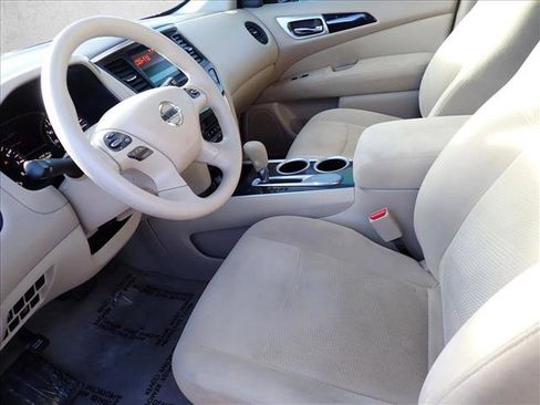 Used 2015 Nissan Pathfinder S image 10