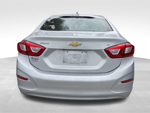 Used 2019 Chevrolet Cruze LT w/ Convenience Package image 6