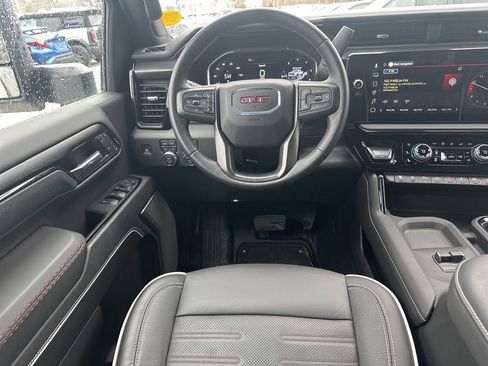Used 2025 GMC Sierra 2500 AT4X image 19