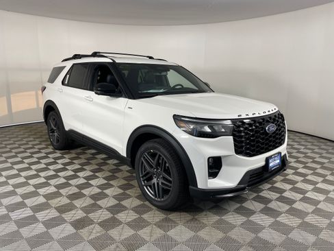 New 2026 Ford Explorer ST-Line w/ ST-Line Street Pack AWD/4WD image 7
