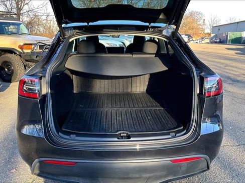 Used 2024 Tesla Model Y Performance image 30