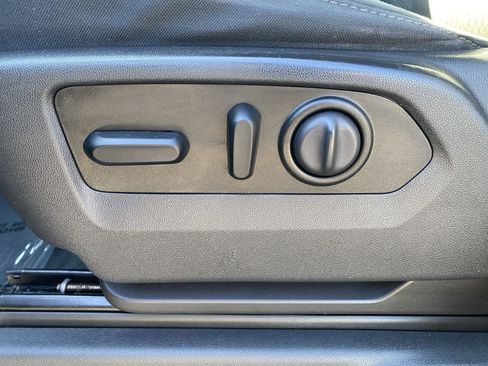 Used 2019 Chevrolet Silverado 1500 LT w/ All-Star Edition image 21