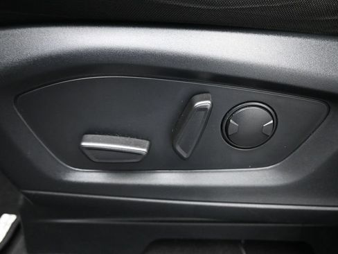 Used 2023 Ford Explorer XLT RWD image 10