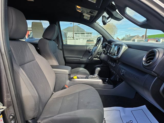 Used 2018 Toyota Tacoma TRD Off-Road AWD/4WD image 10
