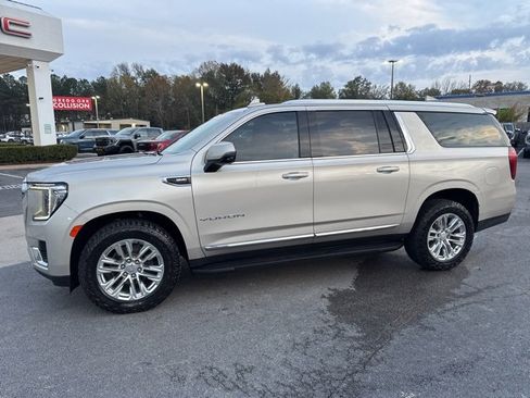 Used 2021 GMC Yukon XL SLT w/ Rear Media and Nav Package image 3
