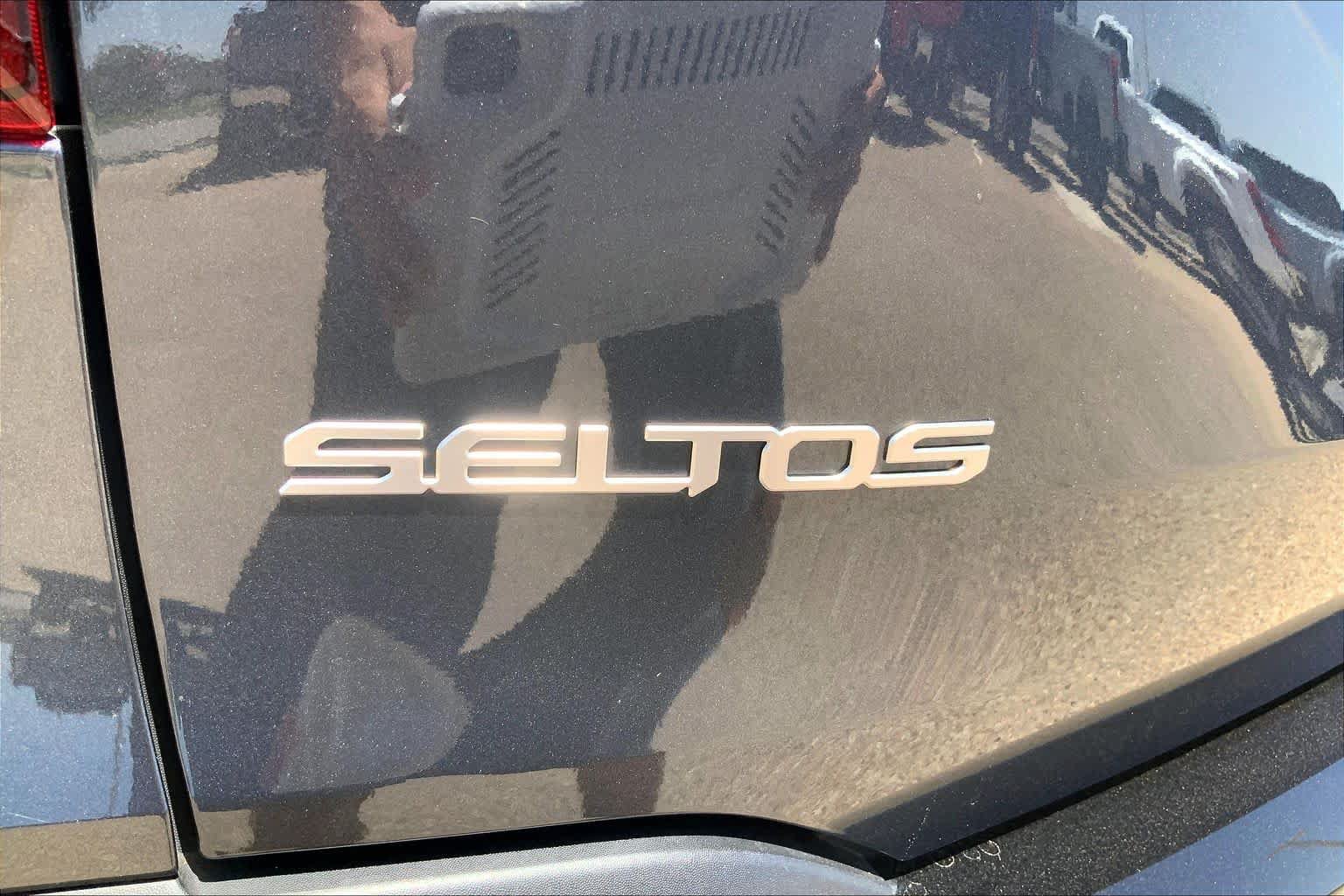 Certified 2026 Kia Seltos EX w/ EX Sunroof Package FWD image 10