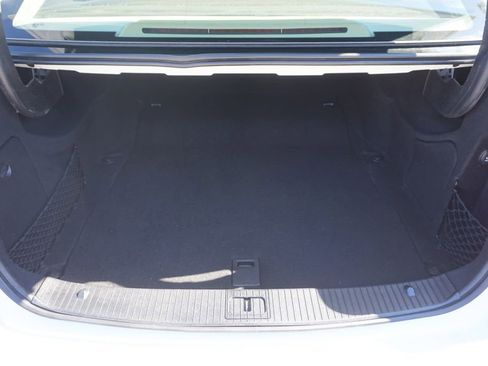 Used 2014 Mercedes-Benz E 550 4MATIC Sedan image 23