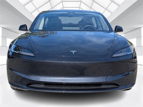 Used 2024 Tesla Model 3 Standard Range image 2