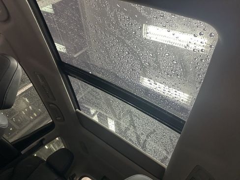 Used 2022 Subaru Ascent Limited w/ Technology Package image 19