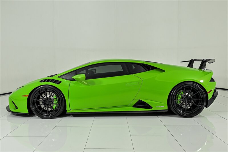 Used 2021 Lamborghini Huracan EVO RWD image 11