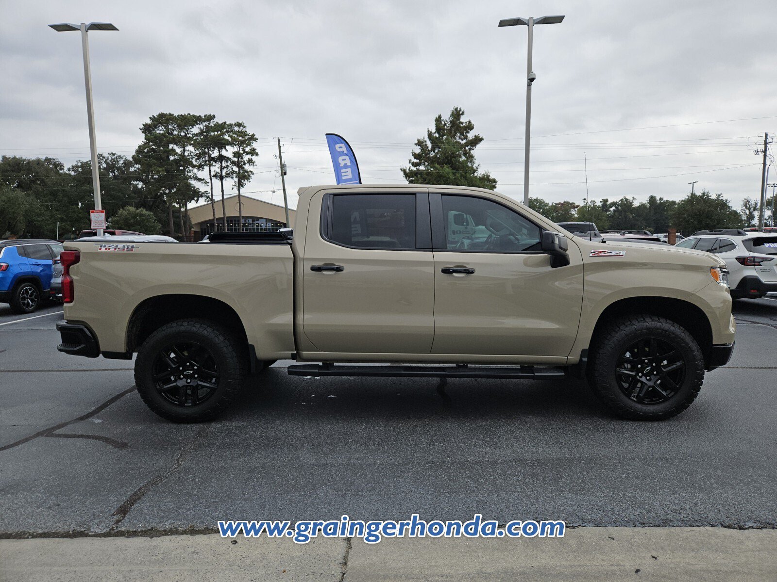 Used 2023 Chevrolet Silverado 1500 LT Trail Boss w/ Protection Package AWD/4WD image 6
