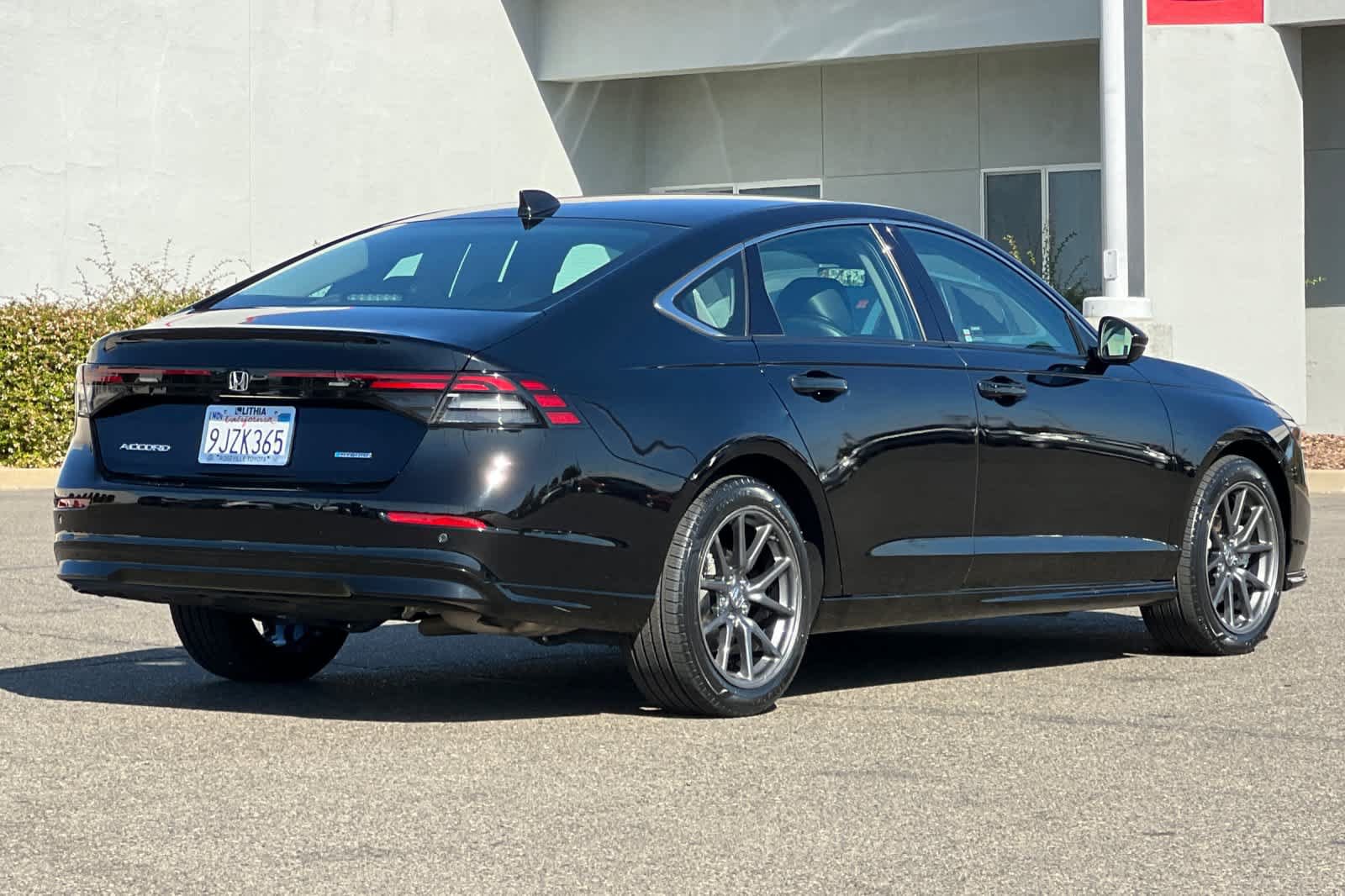 Used 2024 Honda Accord EX-L image 2