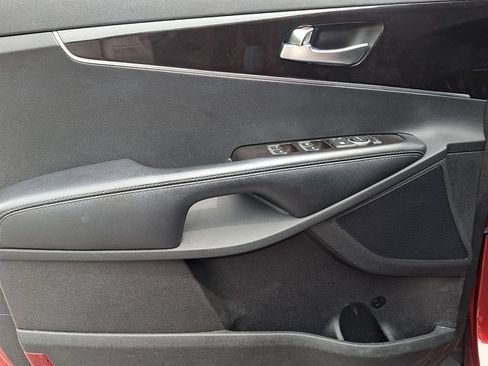 Used 2017 Kia Sorento AWD image 13