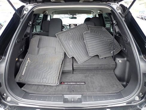 Used 2022 Mitsubishi Outlander ES image 8