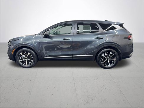 Used 2025 Kia Sportage EX FWD image 3