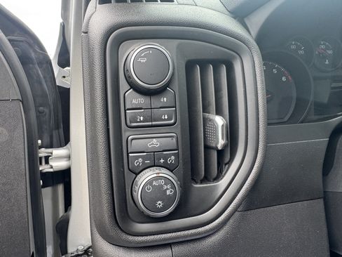 Used 2019 Chevrolet Silverado 1500 Custom Trail Boss w/ Custom Convenience Package AWD/4WD image 14
