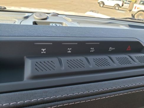 New 2025 Ford Bronco Outer Banks w/ Sasquatch Package image 24