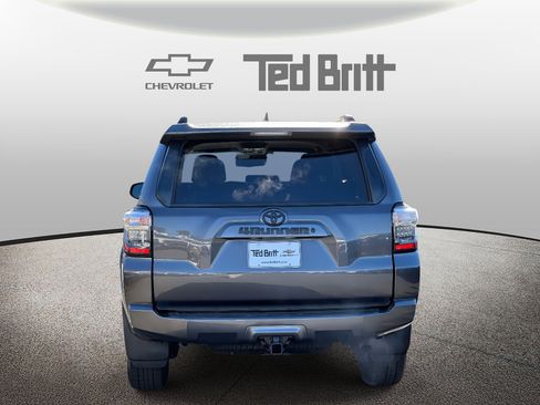 Used 2020 Toyota 4Runner SR5 image 5